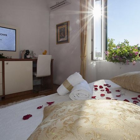 Luxury Rooms Duje สปลิท ภายนอก รูปภาพ