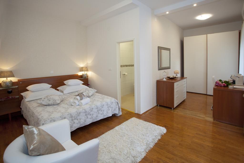 Luxury Rooms Duje สปลิท ภายนอก รูปภาพ