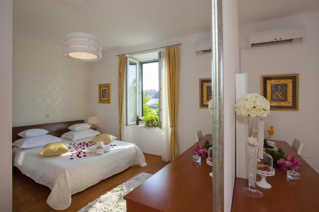 Luxury Rooms Duje สปลิท ภายนอก รูปภาพ
