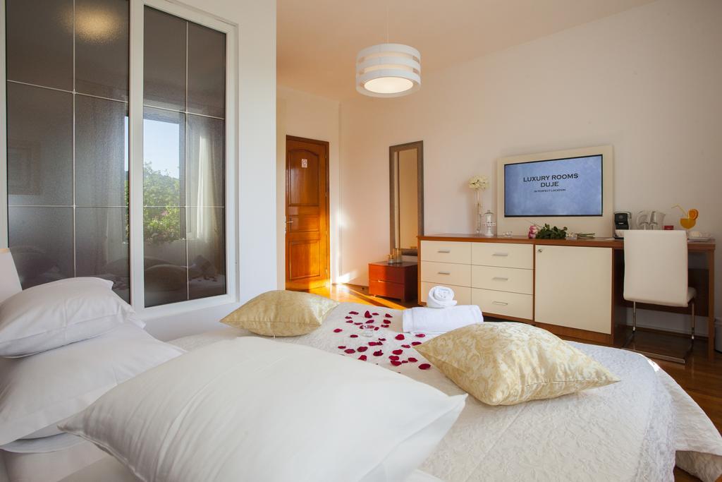Luxury Rooms Duje สปลิท ภายนอก รูปภาพ