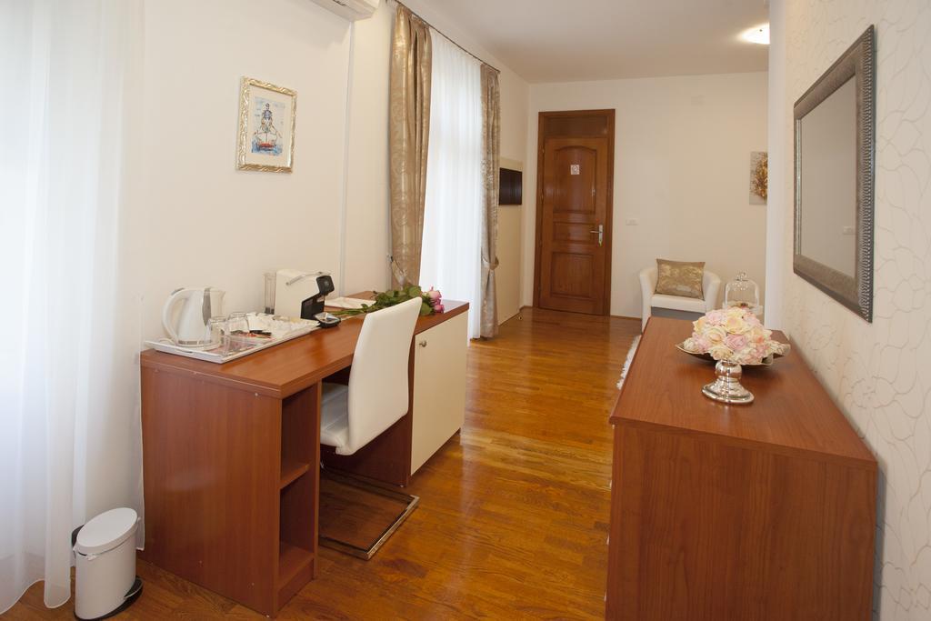 Luxury Rooms Duje สปลิท ภายนอก รูปภาพ